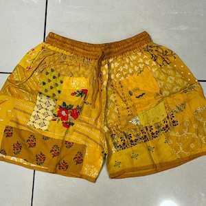 Handgemaakte rayon patchworkshort: boho hippie-strandkleding