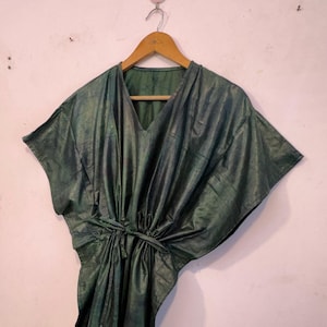 One-Size Women&#39;s V-Neck Caftan - Handmade Tie-Dye Long Kaftan Dress - Bridesmaid A Beautiful Flowy Mumu Dress for Women&#39;s -