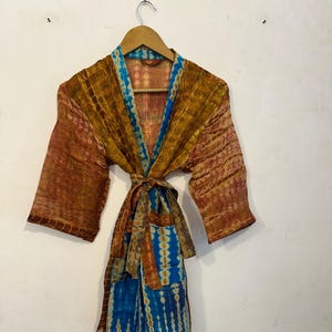 Boho Hippie Loose-Fit Resort Outfit Wear For Women - Unique Tie Dye Short Dress Cover-Up - Bohemian Women&#39;s Tie-Dye Short Kimono Robe -