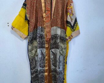 Kimono de seda reciclada con patchwork para dama de honor: prenda playera bohemia de verano. Kimono cómodo y relajado para mujer.