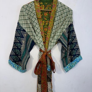 Kimono tipo sari de seda con estampado floral: estilo patchwork funky