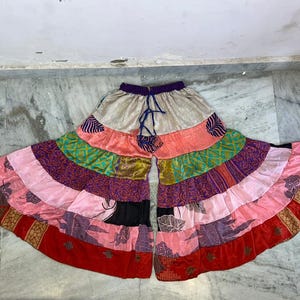 Pantalones Palazzo de Seda con Patchwork Hechos a Mano: Pantalones Boho con Cintura Elástica