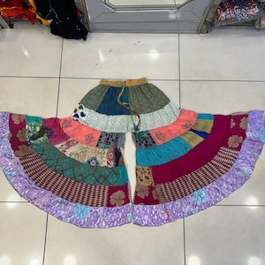 Blommiga lapptäcksbyxor i palazzo, sidenbyxor med bohemiskt mönster och vida ben