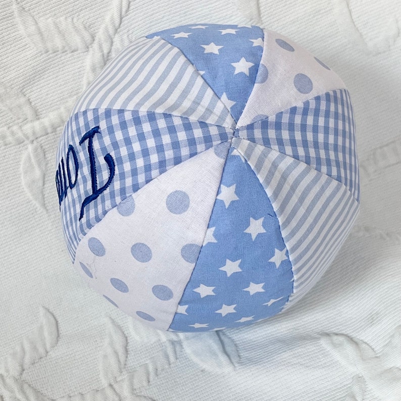 Babyball mit Rassel in 3. verschiedenen Größen mit Namen bestickt viele Stoffe zur Auswahl zdjęcie 9