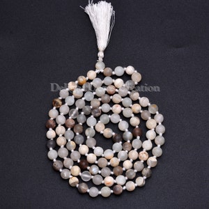 New Moon Shaded Mondstein 108 Perlen Mala, Shades Of Moon, Handgeknotete schillernde Mala Halskette, Meditation Mala, spirituell, Quaste