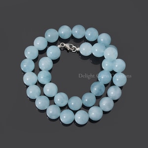 Kühn und schön 12mm Aquamarin Perlenkette, glatte runde Aquamarinperlen-Halskette, 18 Zoll mit Sterlingsilber-Verschluss, Geschenk