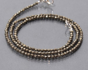 Collier de perles de pyrite dorée naturelle, collier de perles de pyrite micro-facettes de 2,5 mm, collier de fille délicat pour les fêtes, collier de pyrite 16-36 po.