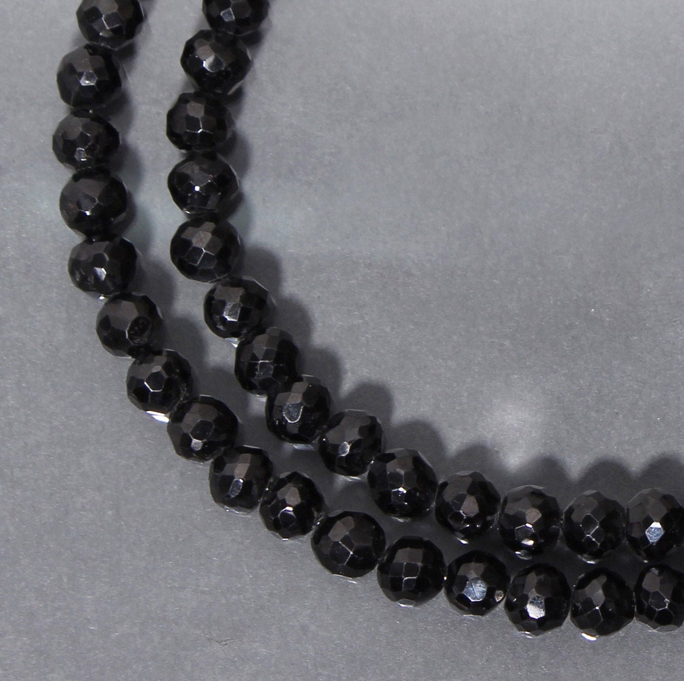 Black Spinel 8mm Diamond Cut Large Hole Faceted Rondelle Beads – Allegory  Gallery