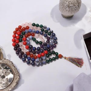 Collar de Mala con múltiples cuentas de piedras preciosas, Mala redondo liso de 108 cuentas, Mala anudado a mano con cuentas de 8 mm, Mala para cantar Japa, Mala con borlas, regalo