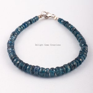 Blauwe kyanietarmband. 4-5 mm blauwe indigo kyaniet gefacetteerde rondelle kralen armband, edelsteen armband, 8 inch kyaniet armband, cadeau beste vriend