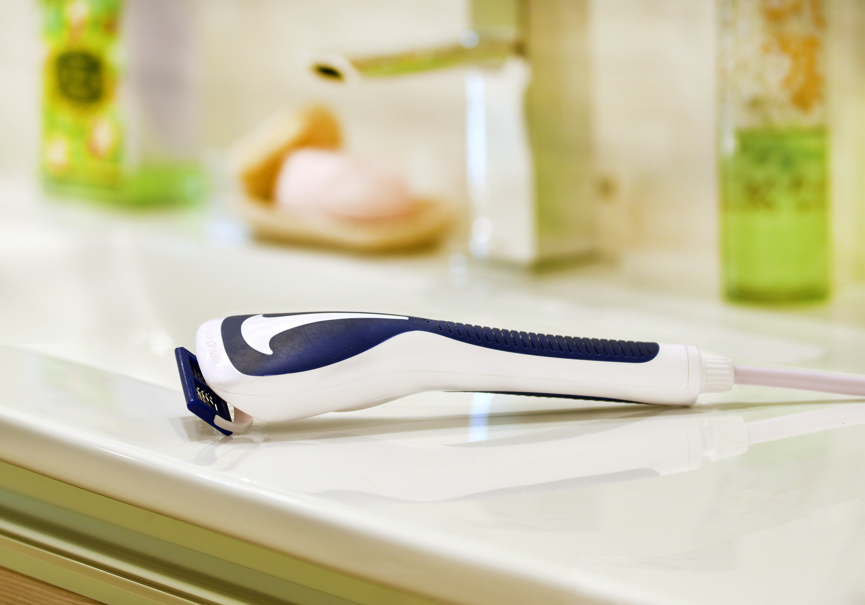 Aqua Jet Razor for Men Blue the Future of Shaving is Here, and It's ...