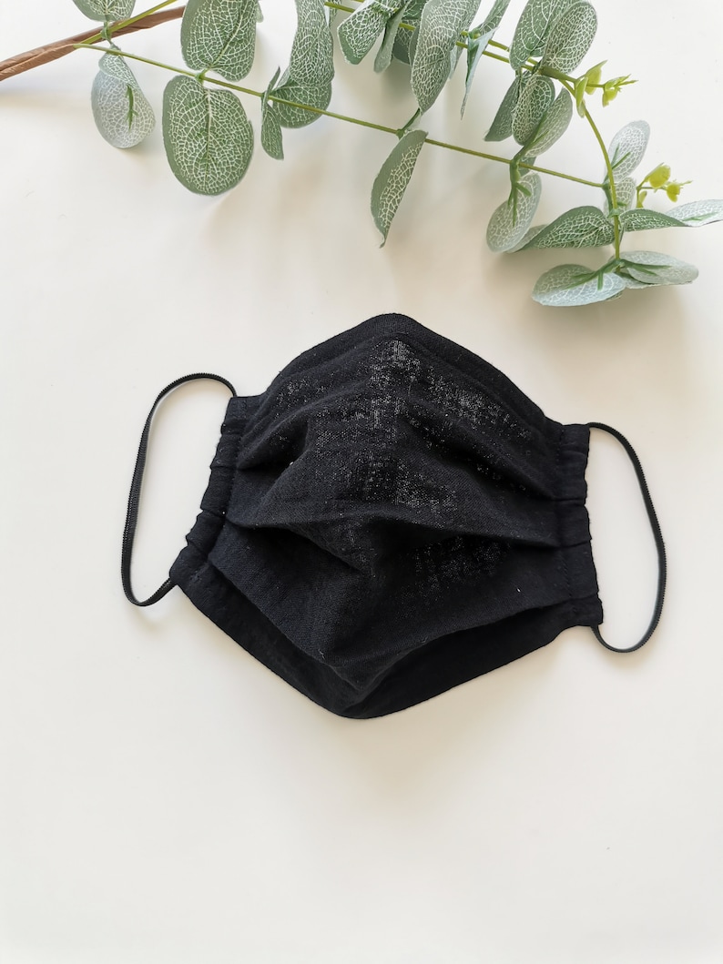 Máscara facial de respiración fácil negra, cubierta facial de muselina orgánica de una capa, máscara de verano lavable transpirable con alambre de nariz, conjunto gris blanco de 3 máscaras faciales Black face mask