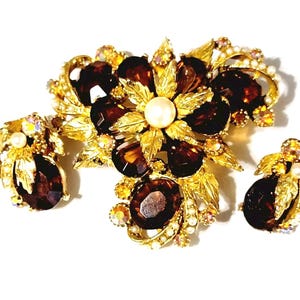 Signed ART brooch earrings pin jewelry set, rhinestone vintage designer, clip-on, Brown Glass Gold-tone Mid-century