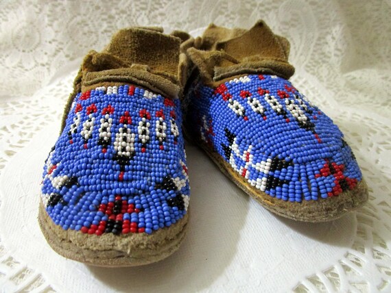 Vintage Soft Leather Childs Childrens Moccasins Slippers Shoes Turquoise Blue Fringed Baby Toddler Handmade Native American Indian Soft Sole