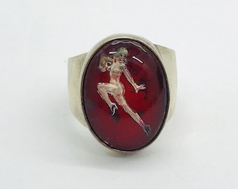 Circa 1950&#39;s Sterling Silver Reverse Painted Crystal Football Pin-Up Girl Ring