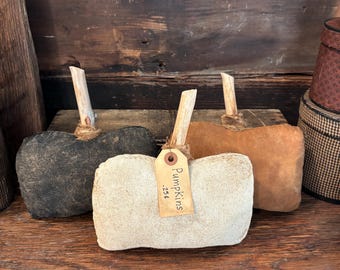 Three Primitive Grungy Pumpkins | Folk Art