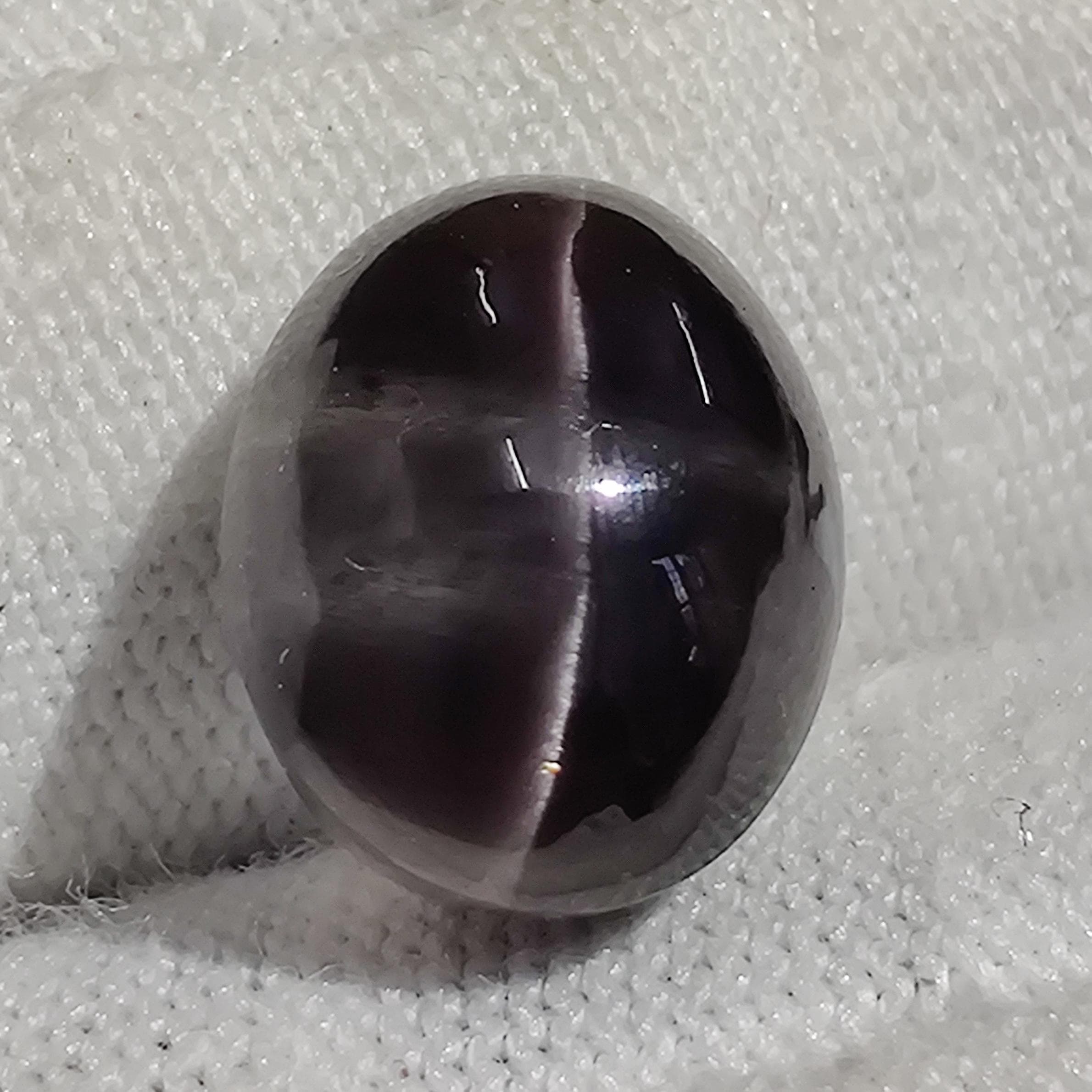天然ブラックキャッツアイ宝石、6.5カラット（11x9x7.5 mm）、幸運の