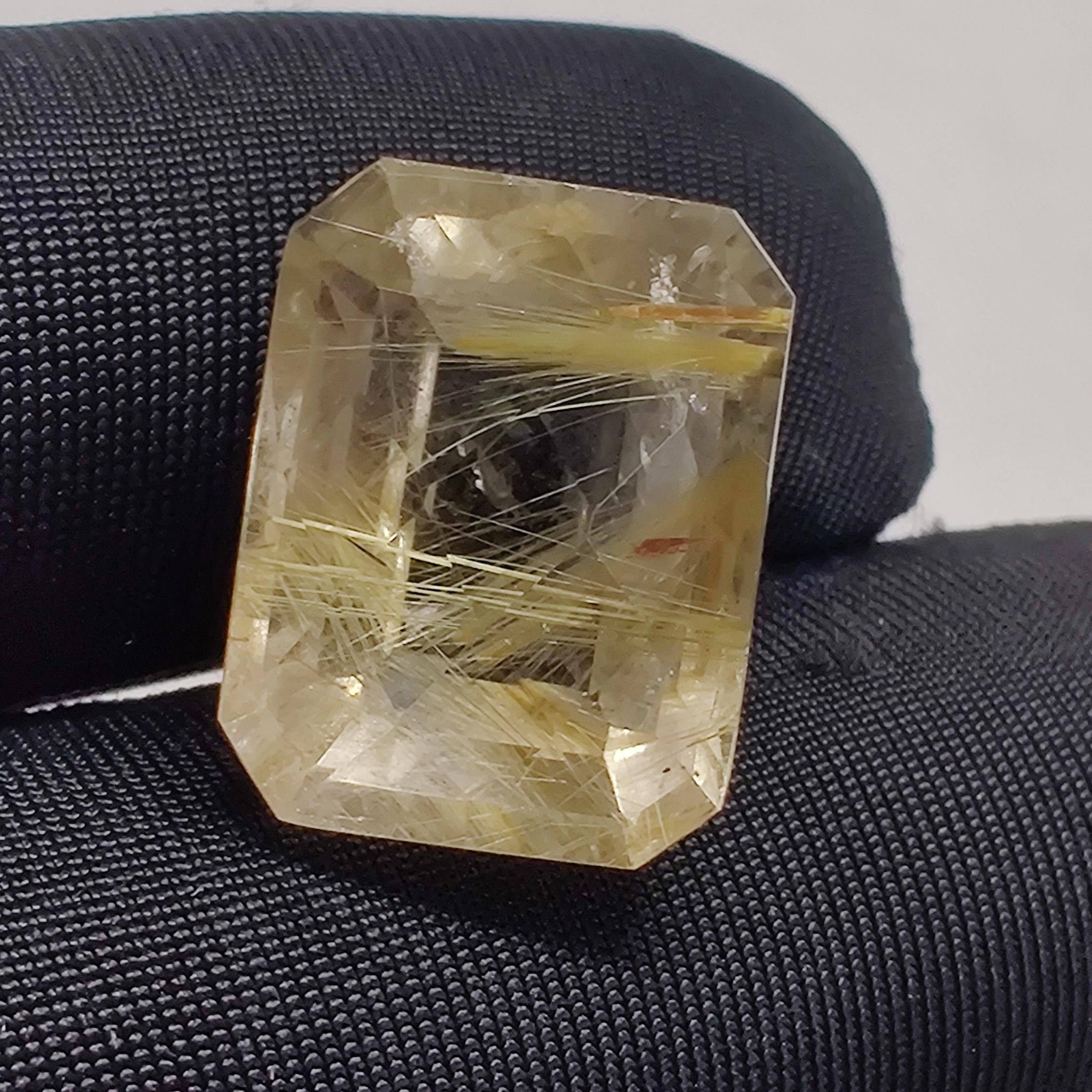 天然ゴールドインクルージョンルチルカット宝石、12.2カラット（15x11