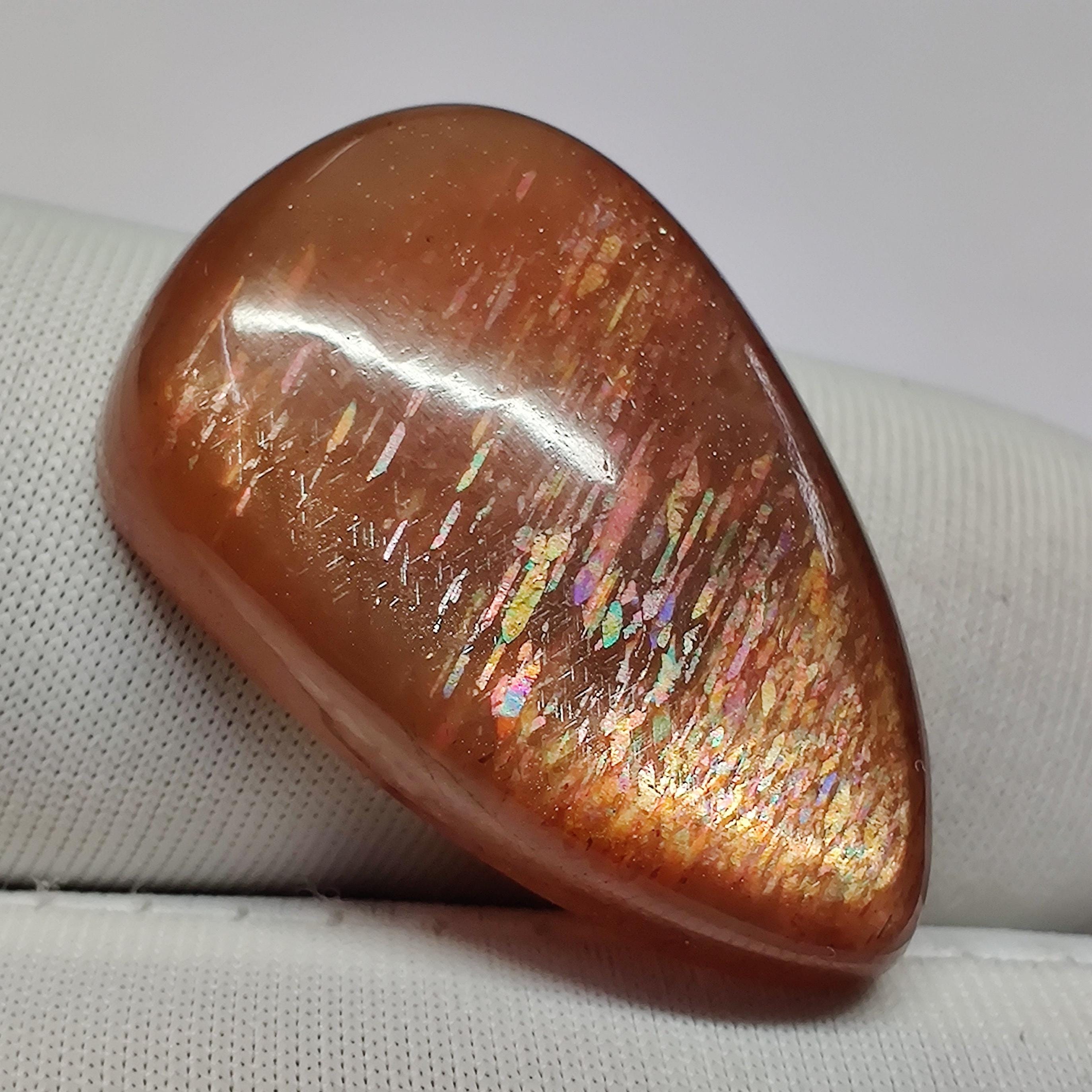 流星のようなシラー『天然オレゴンサンストーン』3.54ct オレゴン産 ルース 宝石 コレクター必見 シラー ラブラドライト シラーが綺麗なアメリカ産オレゴンサンストーン （オーバルカット