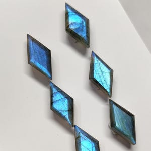 6 labradoritas naturales de corte azul brillante, 40 cts (20 x 10 mm), labradorita calibrada de forma elegante con piedra preciosa azul fuego para hacer joyería fina.