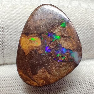 Natural Boulder Opal Cabochon, 9.5 Cts (16x12.5x5.5mm) 100% Natural Colour Play Fancy Shape Australian Boulder Opal Gemstone for Jewelry