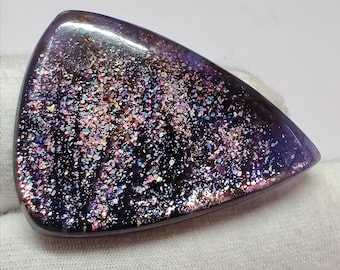 Cabochon di iolite multicolore, pietra preziosa naturale per ciondolo (38x26,5 x 6 mm)