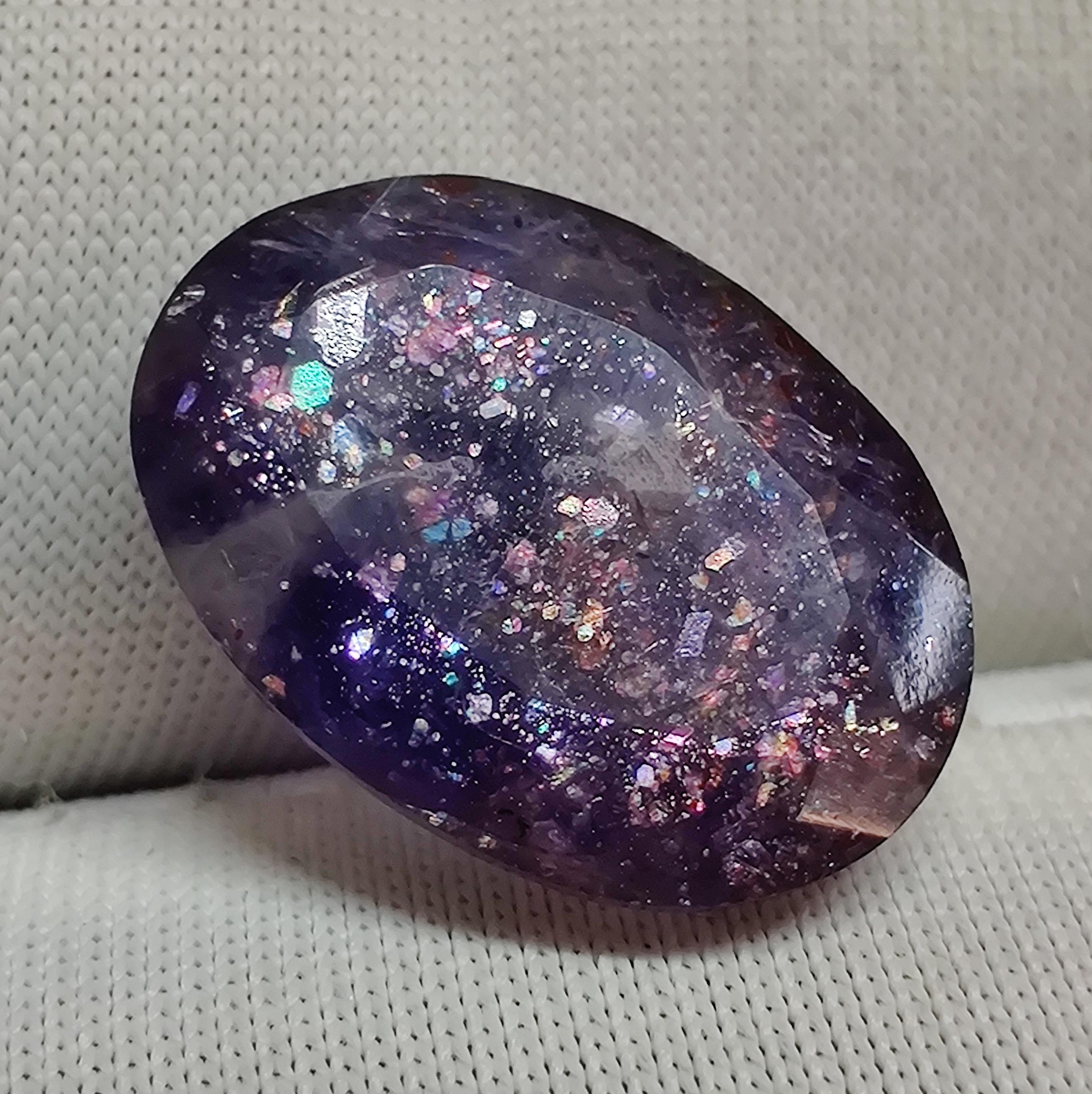 マルチカラーの輝くアイオライトサンストーン | 3.7 CTS 12.5x9x5.5 MM 