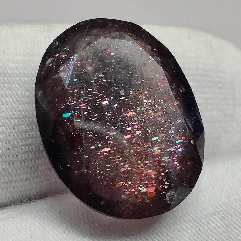 Bloodshot iolite Sunstone Cut, 14.8 Cts (18x14.5x8.5mm) 100% Natural Multi Colours Sparkling Oval Shape Iolite Gemstone for Pendant Jewelry image 2