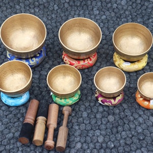 Hand beaten chakra singing bowls set-set of seven singing bowls-tibetan singing bowls set- meditation-yoga-chakra and sound healing