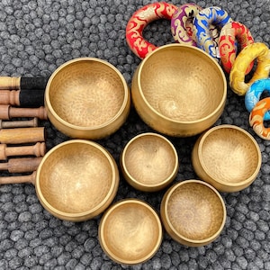 Set of seven hand made chakra singing bowls set - sound healing and chakra balancing singing bowl made in nepal