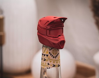 Casco de motocicleta como protector de bebidas para cerveza, refrescos y botellas pequeñas de champán. Protege tu bebida de insectos y salpicaduras.