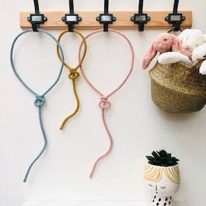 Knitted balloon wire decor, baby shower gift, Balloon wall decor, nursery wall art, 1st birthday balloon
