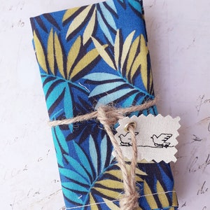 Pañuelo de bolsillo para traje de hombre: pañuelo de tela con estampado de follaje exótico: regalo elegante