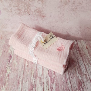 Handkerchiefs embroidered with bird motifs, Handkerchiefs in double gauze fabric, Washable  handkerchiefs, Zero waste handkerchiefs