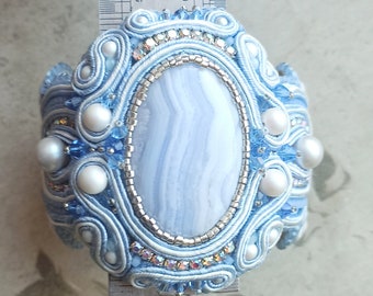 Pulsera de puño de ágata de encaje azul Pulsera grande Soutache Pulsera de piedra preciosa azul ovalada ajustable Regalo del día de la madre