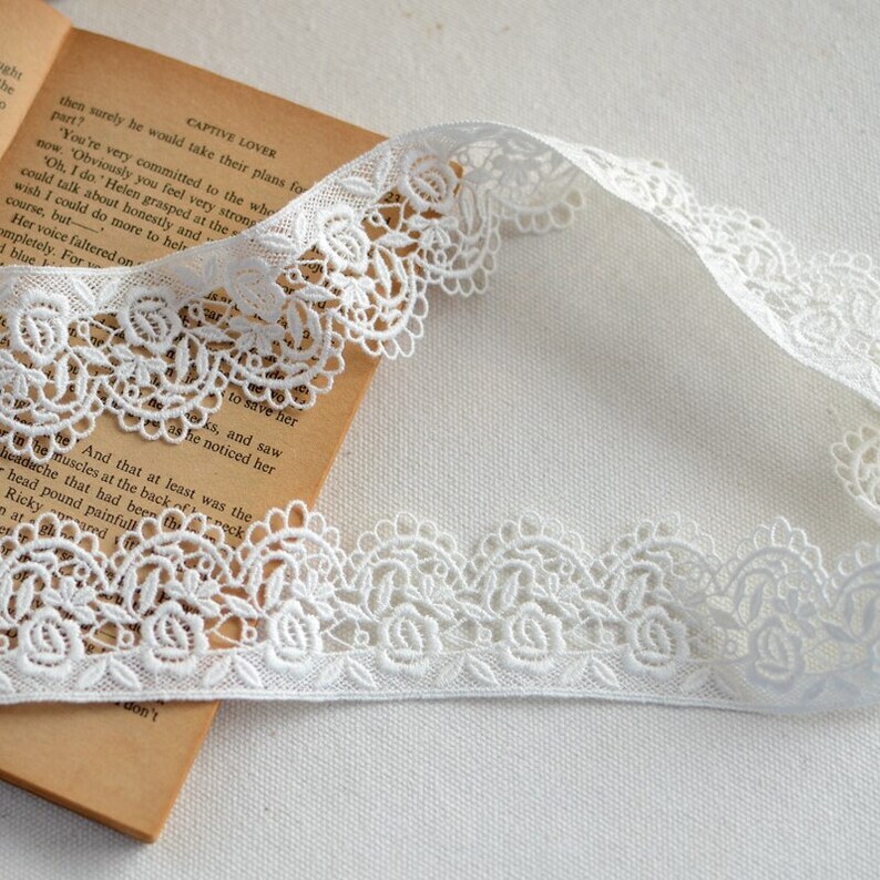 selling by the yard Beautiful white Venise Lace Trim 1 3/4 inch wide selling by the yard Beautiful white Venise Lace Trim 1 3/4 inch wide
