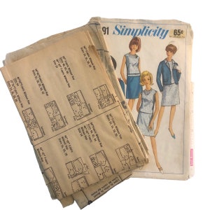 Simplicity 6891 Misses Lined Jacket Sleeveless Collarless Blouse & A-line Skirt Vintage 60's Sewing Pattern Size 14 B34 Cut Complete image 3