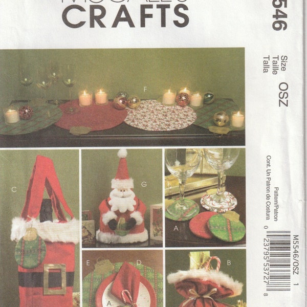 Seasonal Table Decor Gift Tags Gift Bag Placemats Napkins Costers Table Runner Santa Decoration McCall's 5546 Craft Sewing Pattern UNCUT FF