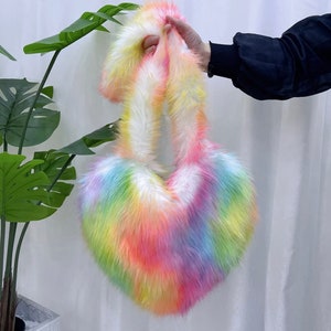 Neueste Heart Oversized Fur Giant Umhängetasche