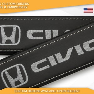 Couvre ceinture de sécurité pour voiture Civic gris broderie cuir végétalien noir épaulières faites main idée cadeau personnalisée