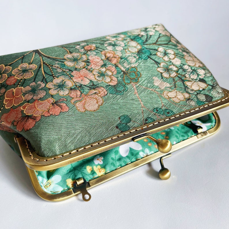 Clutch, green clutch, evening bag, handmade evening handbag, with oriental flower print zdjęcie 4