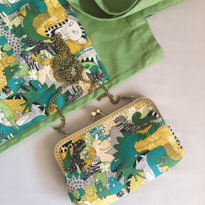 Green case-tips bag-bag-green wallet-clutch Japanese dinosaur-carrying glasses fabric Japanese image 7