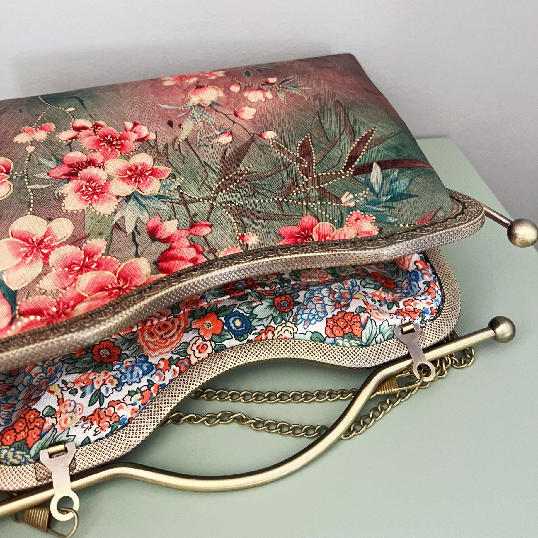 【EMIS】25SS/薔薇バッグ ★ CORSAGE FLAT BAG ★ 4COLOR Floral Bow Mini Crossbody Bag | Authentic & Vintage | ReSee