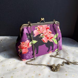 Pochette violette japonaise, pochette japonaise, sac bandoulière, cousu main avec motif fleur chat japonais, chat japonais