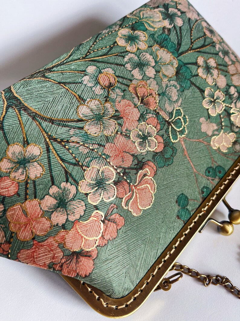 Clutch, clutch verde, bolso de noche, bolso de noche hecho a mano, con estampado de flores orientales imagen 7