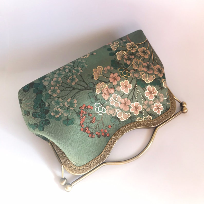 Bolso verde, bolso de hombro, bolso de noche, estampado de flores japonesas imagen 4