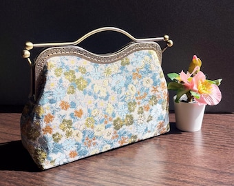 Green white Handbag,flower Bag,Shoulder Bag,evening bag,wedding bag,Japanese bag,silk bag,white clutch,clic clac bag.flower bag.woman bag