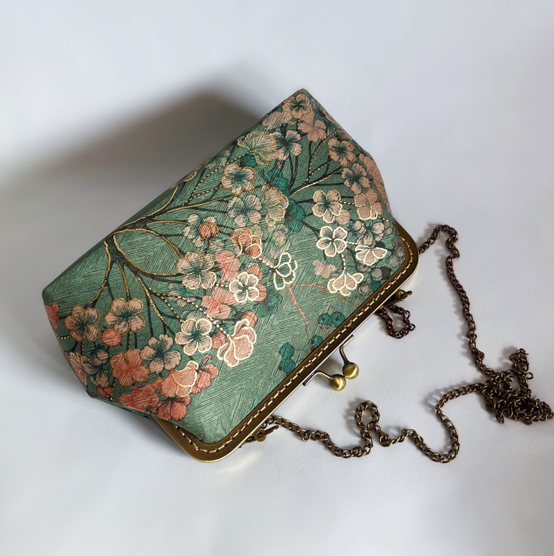 Clutch, clutch verde, bolso de noche, bolso de noche hecho a mano, con estampado de flores orientales imagen 6