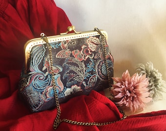 Zwarte clutch, zwarte avondclutch, clutch tas, avondtas, handgemaakt met geborduurde stof
