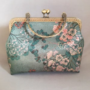 Clutch bag Shoulder bag green pink evening bag handmade, japanese flower immagine 5